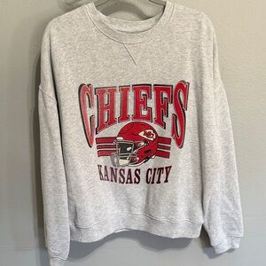 American Eagle Outfitters Kansas City Chiefs Light Gray Sweatshirt